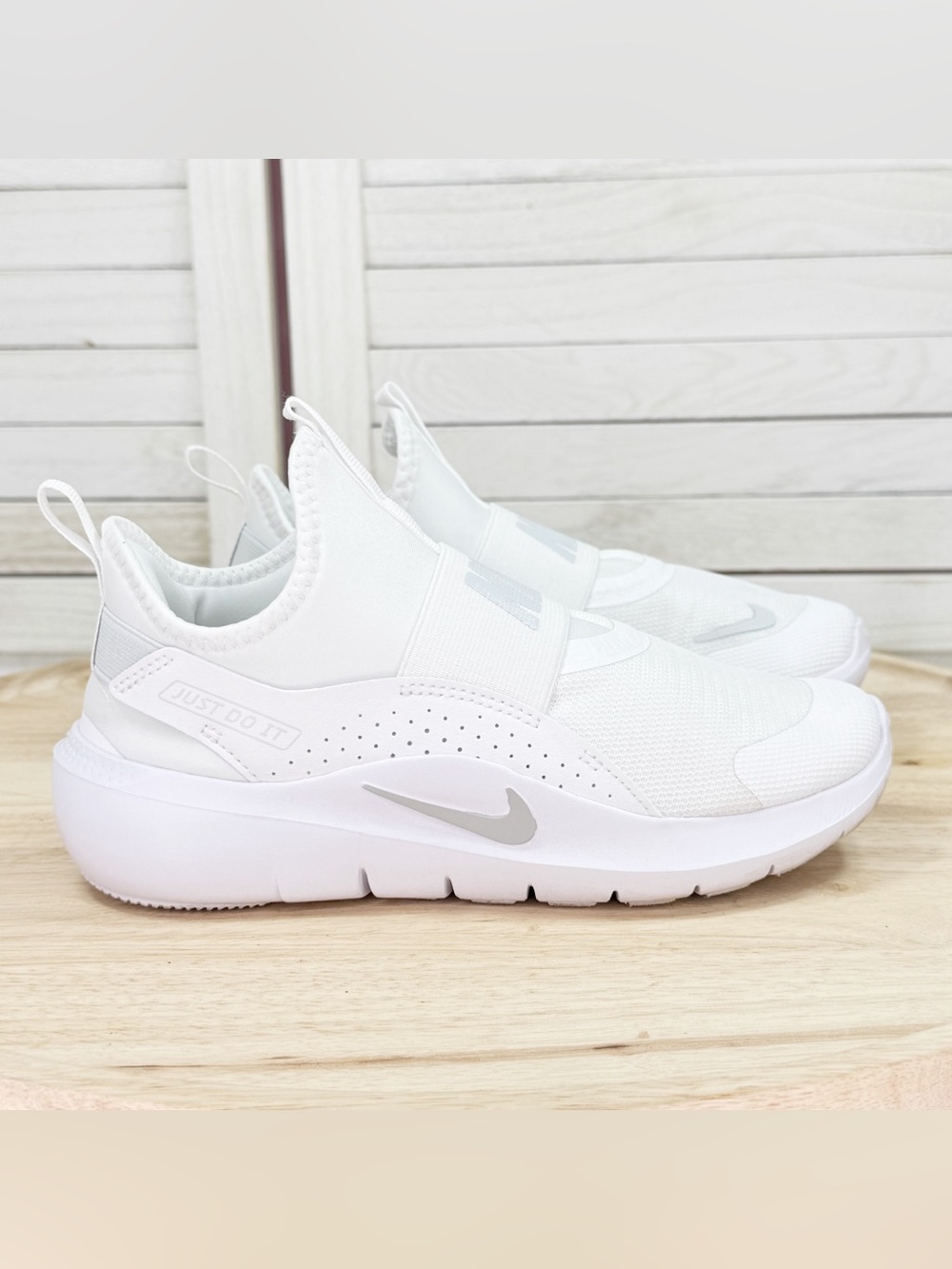 Nike Youth Flex Runner 4 Slip On Knit Mids Sneakers White Size 3 IF2894-102